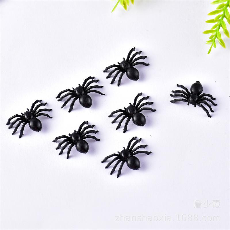 50pcs Halloween Spiders Decorations Small Black Plastic Spiders Haunted House Spider Decoration Simulation Tricky Toy