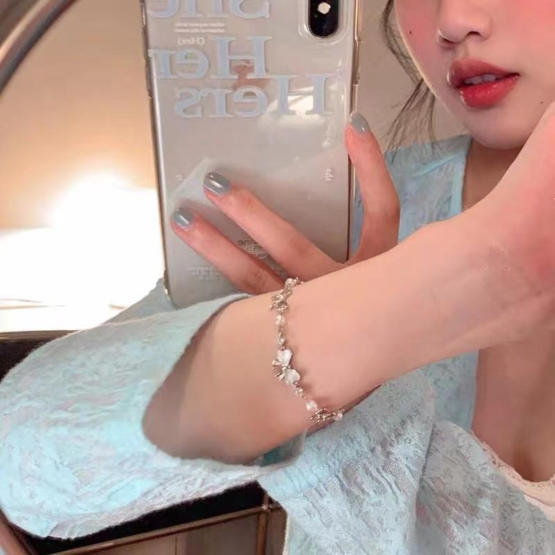 Sweet Elegant And Bowknot Bracelet For Women Luxurious And Trendy Gift Idea