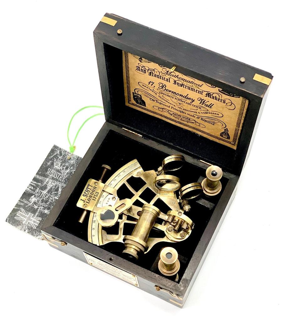 Антикварный морской секстант, старинная морская астролябия, судовые инструменты с деревянным ящиком, латунный корабельный секстант с гравированным ящиком из твердого дерева