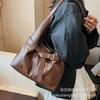 Retro Bag Women's Large Capacity 2025 New Autumn and Winter Versatile Simple Shoulder Bag Popular Commuter Tote Bag This Year