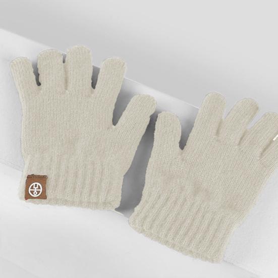 Набор из 3 предметов: детская зимняя шапка, шарф, перчатки. Толстая вязаная шапка с защитой ушей, перчатки. Эластичный, ветрозащитный, для зимней улицы.