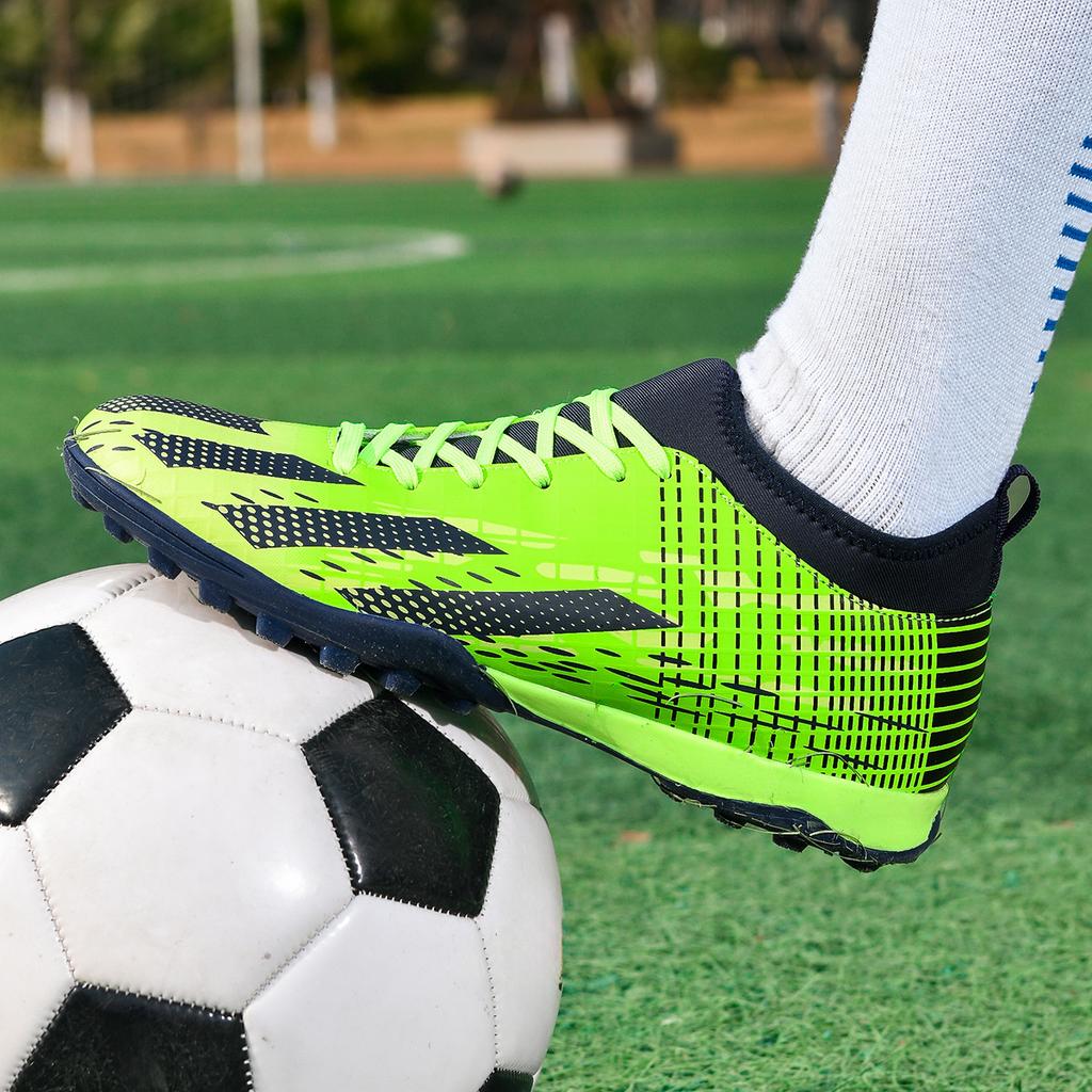 New Low-top Football Shoes Young Adult Middle School Student Men's Long Broken Nail Training Shoes Ground Sports Shoes 2025