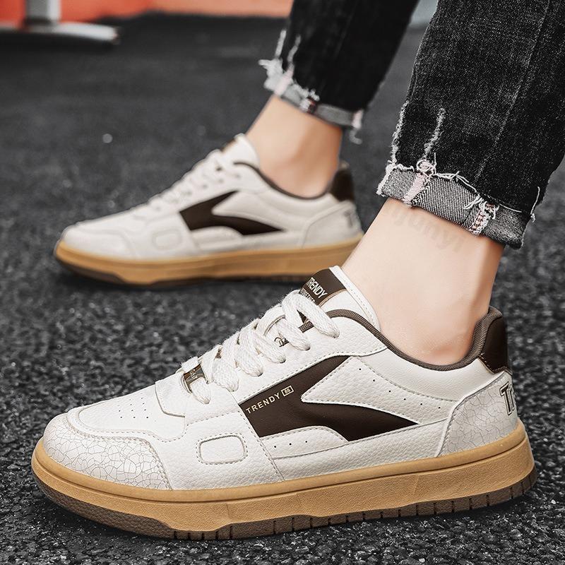 Fashion Men's Fashion Sneakers 2025 New Retro Comfortable Outdoor Skateboard Shoes Platform Lace Up Male Running Casual Sports Shoes