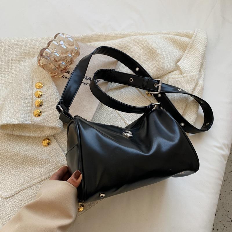 IELGY Cylinder Bag, Casual Soft Leather Bucket Bag, Street Hip-hop Shoulder Oblique Span Bag.