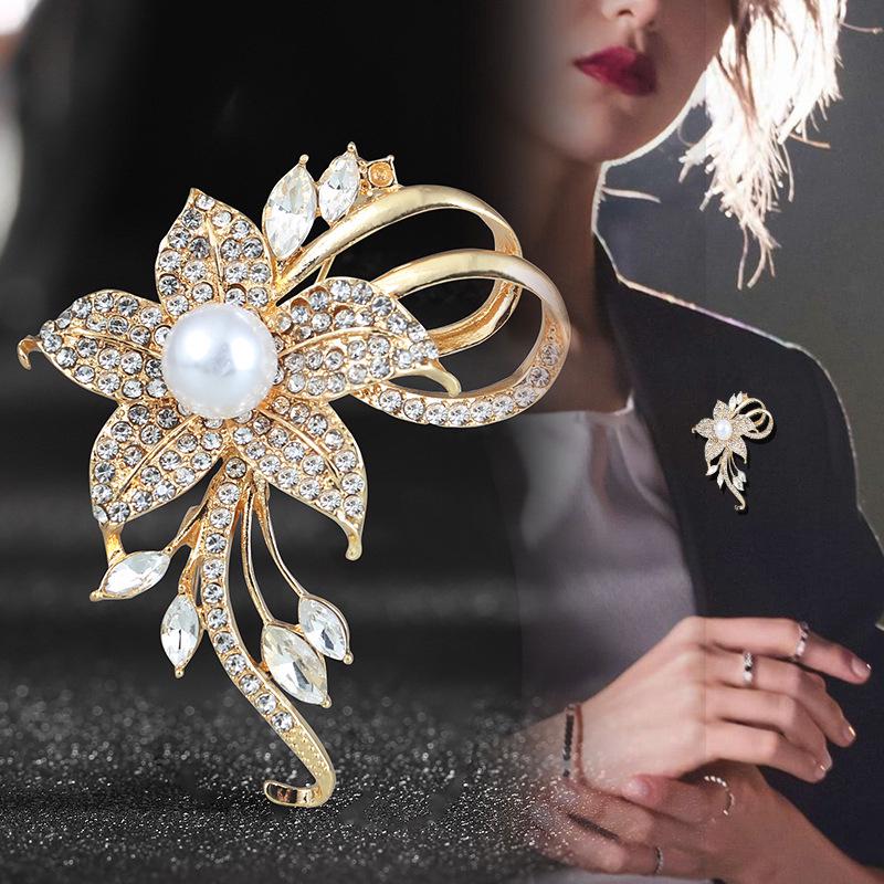 High-End Floral Brooch Corsage: Niche Design Suit Pin for Women
