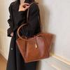 Retro High-end Large-capacity Bag Women's Bag 2025 New Fashionable and Simple Tote Bag Versatile Shoulder Armpit Bag