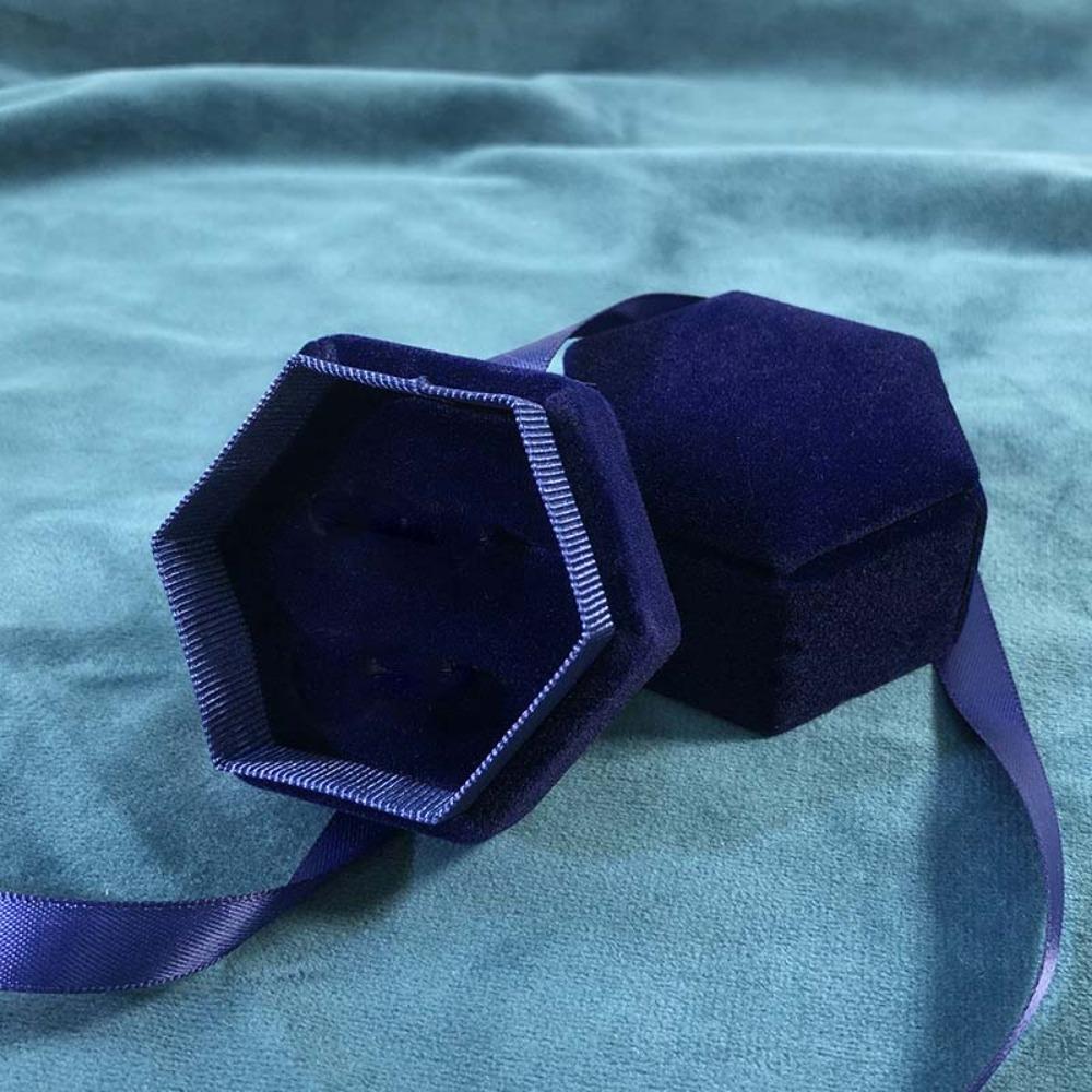 Three-dimensional Hexagonal Jewelry Box Velvet Ring Display Case Flocking Ring Box  Party