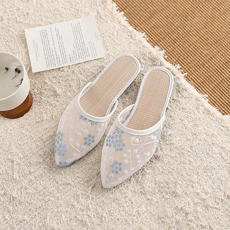 Embroidered New Retro Style Versatile Pointed Half Slippers