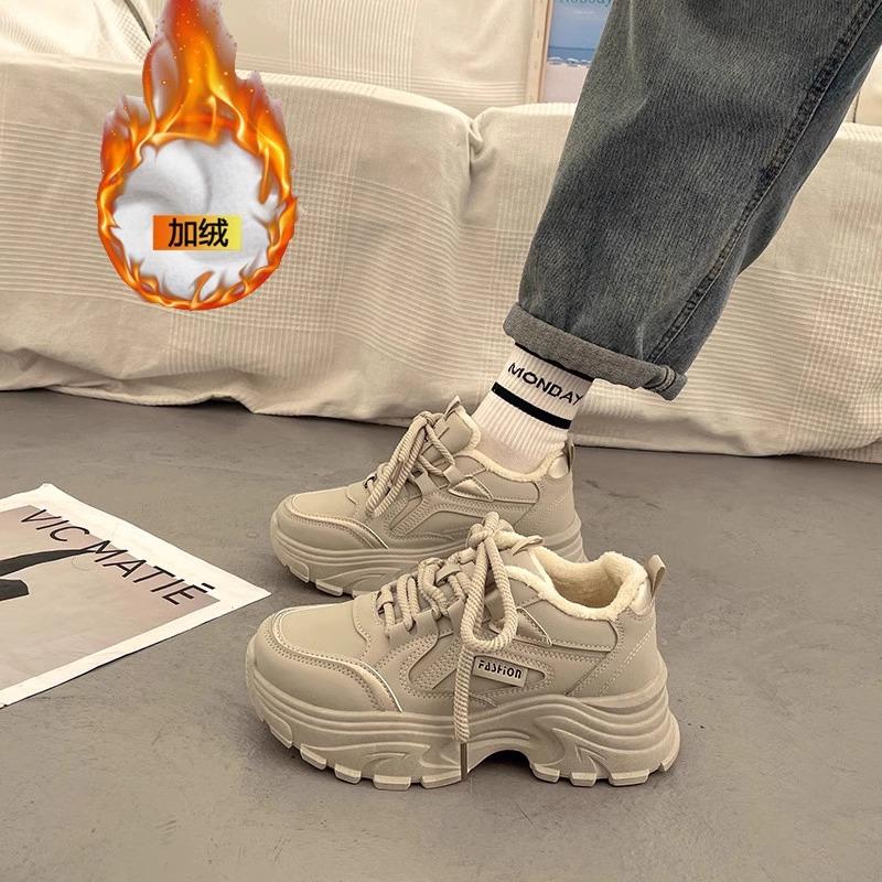 Thick-soled New 2024 Velvet Autumn and Winter Feet Increase Dad Shoes Women's Versatile Small Hong Kong Style Casual Sports Shoes