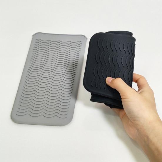 Yousheng Silicone Heat Resistant Mat Hair Straightener Flat Iron Curling Iron Tool Wavy Design Anti-slip Curling Iron Heat Insulation Cover