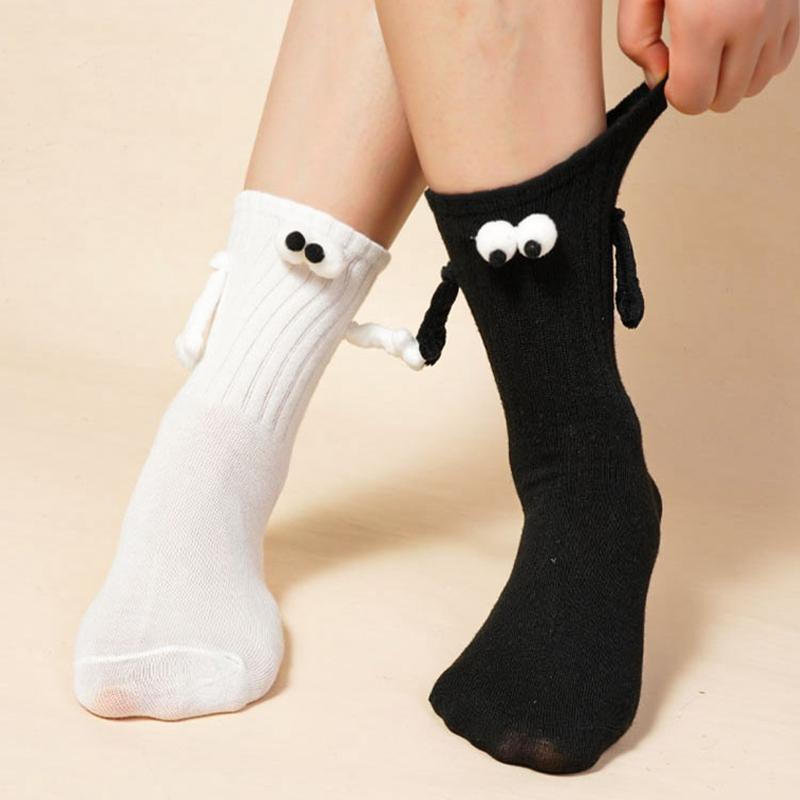 1 Pair Club Celebrity Couple Socks, Ins Fashion, Funny, Creative, Magnetic Attraction Hands, Black White, Cartoon Eyes, Couples Socks