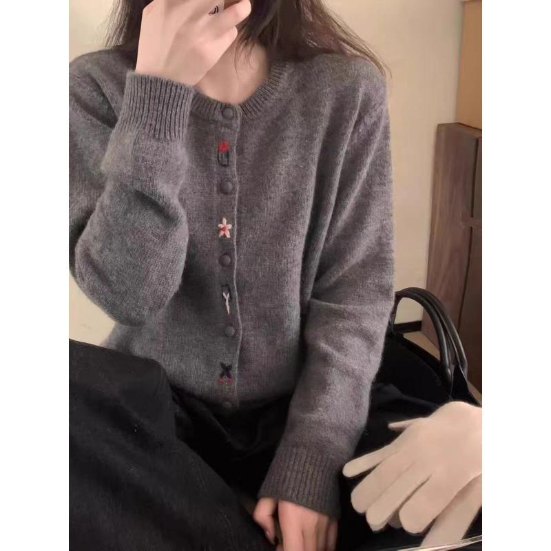 Spring and Autumn New Small Knitted Cardigan Button Design Sense Advanced Sense Embroidery Soft Waxy Sweater Jacket Women