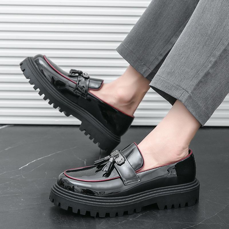 New Block Business Casual Leather Shoes Men's Comfortable and Breathable Tassel One Pedal Sleeve Height Enhancing Loafers Men's