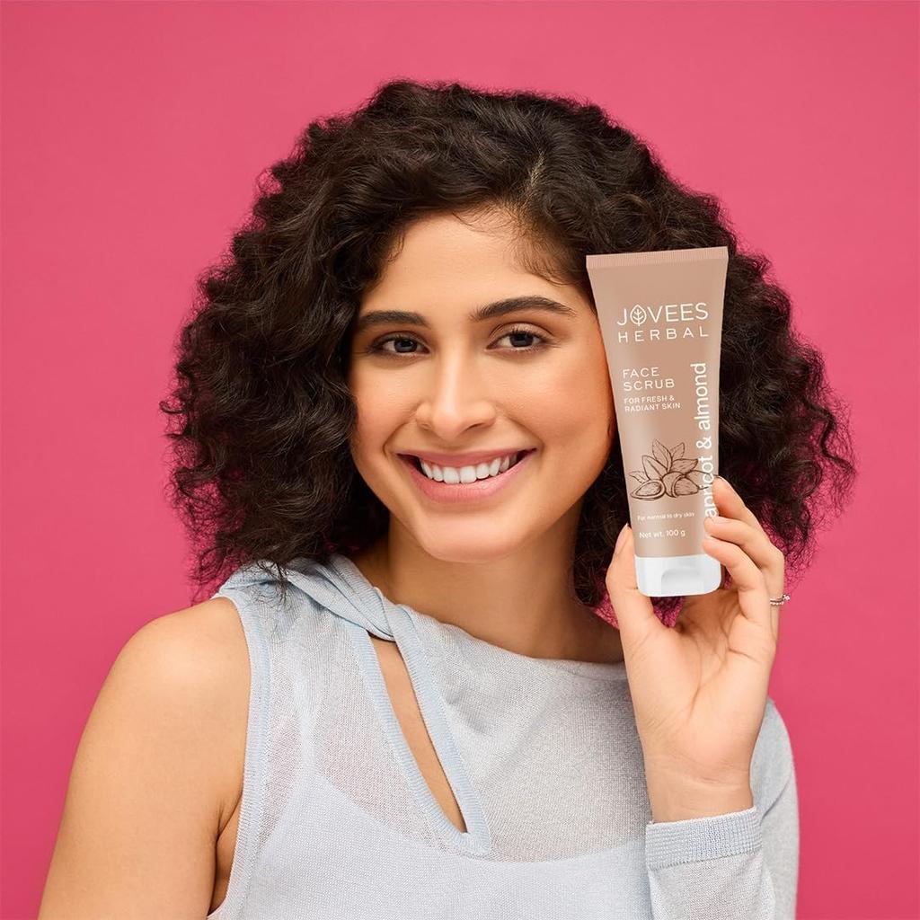 Jovees Herbal Apricot & Almond Face Scrub 100g | Gentle Exfoliation For Dry Skin | Anti Pigmentation & Tan Removal | Smooth Glowing Clear Complexion
