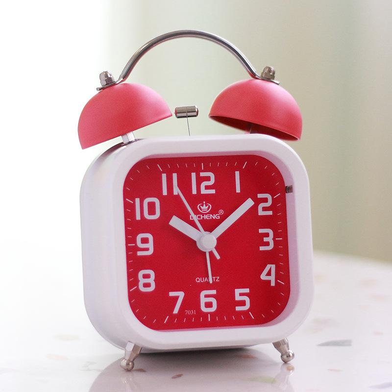 Скандинавский стиль Модный и простой Креативность Металлический звенящий будильник Бесшумный будильник Студенческая спальня Светящиеся часы Часы