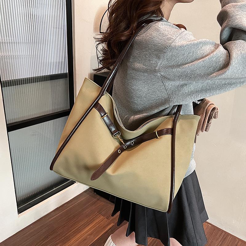Large Capacity 2025 New Autumn Casual Versatile Pu Bag Women's Bag Shoulder Bag Niche Women's Commuter Tote Bag Tide
