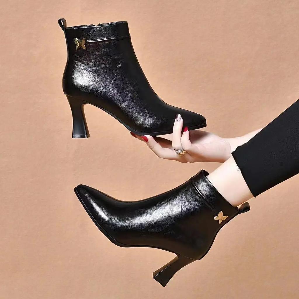 Модные женские короткие туфли с острым носком, меховые черные кожаные ботильоны для женщин, мода 2025, осенние ботинки из ПУ большого размера, теплые готические ботильоны