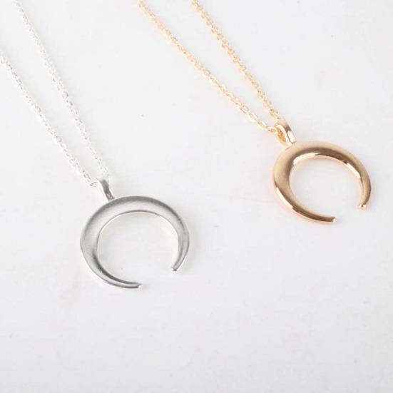 Simple Women Crescent Moon Pendant Chain Necklace Banque Jewelry Birthday Gift