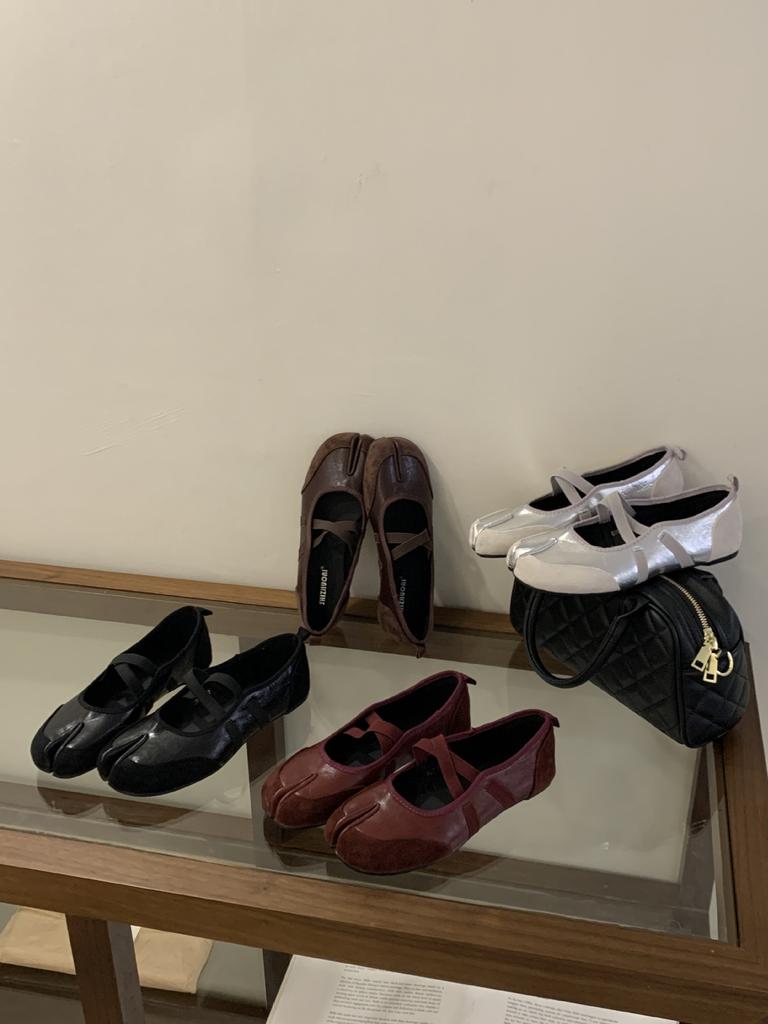 2025 New One-word Buckle with Split-toed Pig's Trotters Mary Jane Ballet Small Leather Shoes Women's Flat-bottomed Shallow Mouth Women's Single Shoes