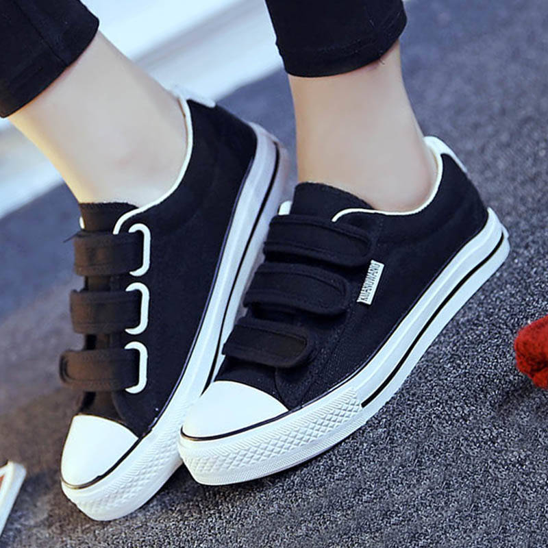 Women Shoes Breathable Shoes Velcro Canvas Shoes for Women In Summer Casual White Black Shoes Flat Cloth Shoes for Girls Student Shoes Plus Size 34-44