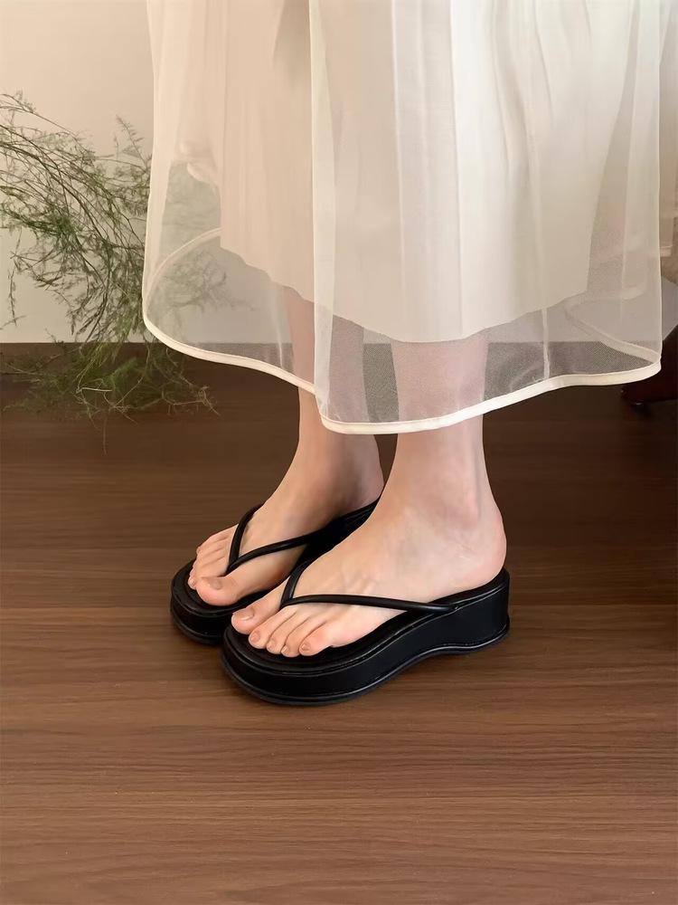 Wedge Heel Heightened Pinch Flip-flops Fairy Shoes 2025 New Summer Outer Wear Holiday Thick-soled Sandals