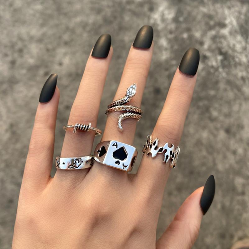 1Set Vintage Gothic Heart Rings Set For Women Men Punk Playing Card Spades Geometric Hollow Butterfly Ring Retro Finger Ring Jewelry