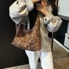 2025 Underarm Bag New Tote Leopard Print Fashion Shoulder Commuter Messenger Bag Large Capacity Handbag Bag