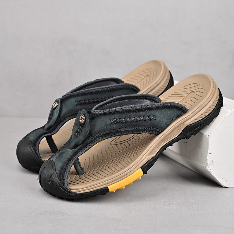 Модные мужские шлепанцы из натуральной кожи, крутая пляжная летняя обувь, защита пальцев от столкновений, мужские тапочки для отдыха, ходьбы, нескользящие, полушлепанцы