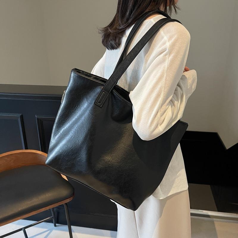 Premium Sense Retro Large-capacity Commuter Bag Women's New Autumn and Winter Versatile Shoulder Underarm Bag Tote Bag