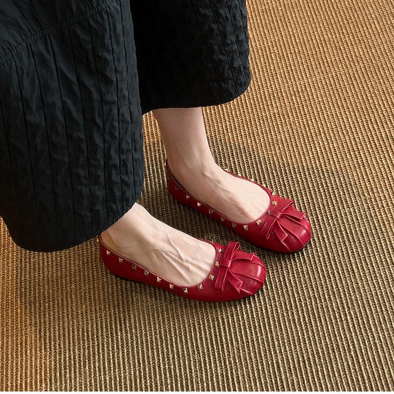 Fashion Vintage Rivet Mary Jane Shoes Women's Autumn New Round Toe Shallow Mouth Metal Buckle Soft Sole Non-slip Wear-resistant Flats