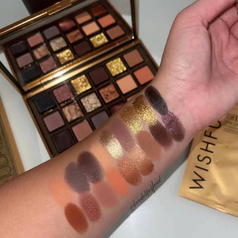 Christmas Eighteen Color Em Power Ed Eye Shadow Palette