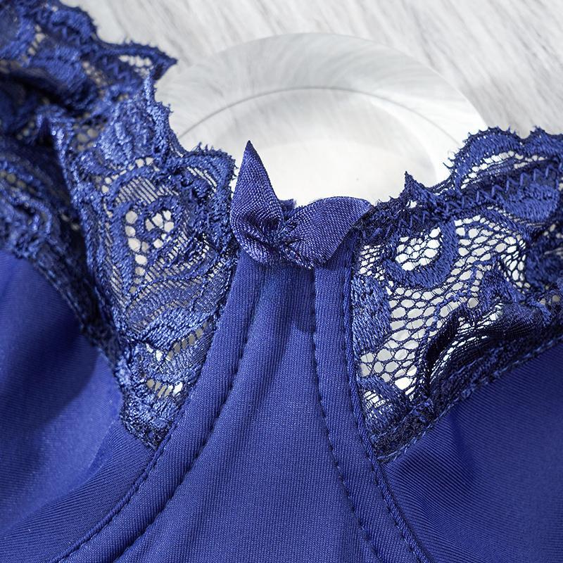 Sexy Ultra-thin Solid Color Lace Hollow Large Size Bra Gather Steel Ring Comfortable Underwear Adjustable Ladies Underwear 36BC-44BC