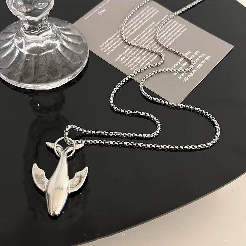 Fashion 2024 Whale Necklace Alloy Pendant Necklace for Men Women Exquisite Small Whale Cold Wind Long Chain Accessories Unisex