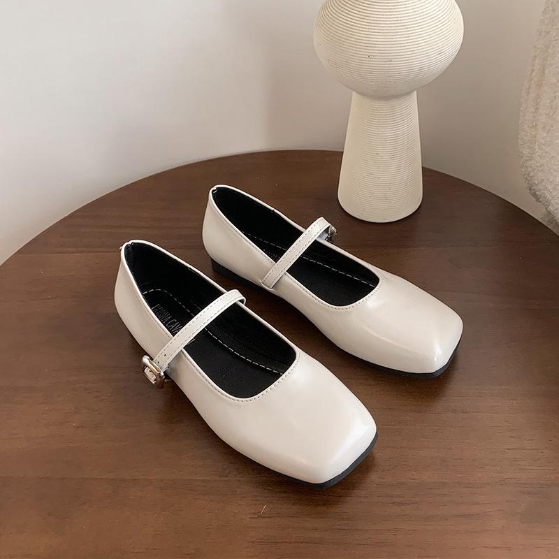 Temperament Square Head Flat Sole Shoes Women's 2025 New Summer French Retro Mary Jane Small Leather Shoes Light Mouth Commuter Shoes