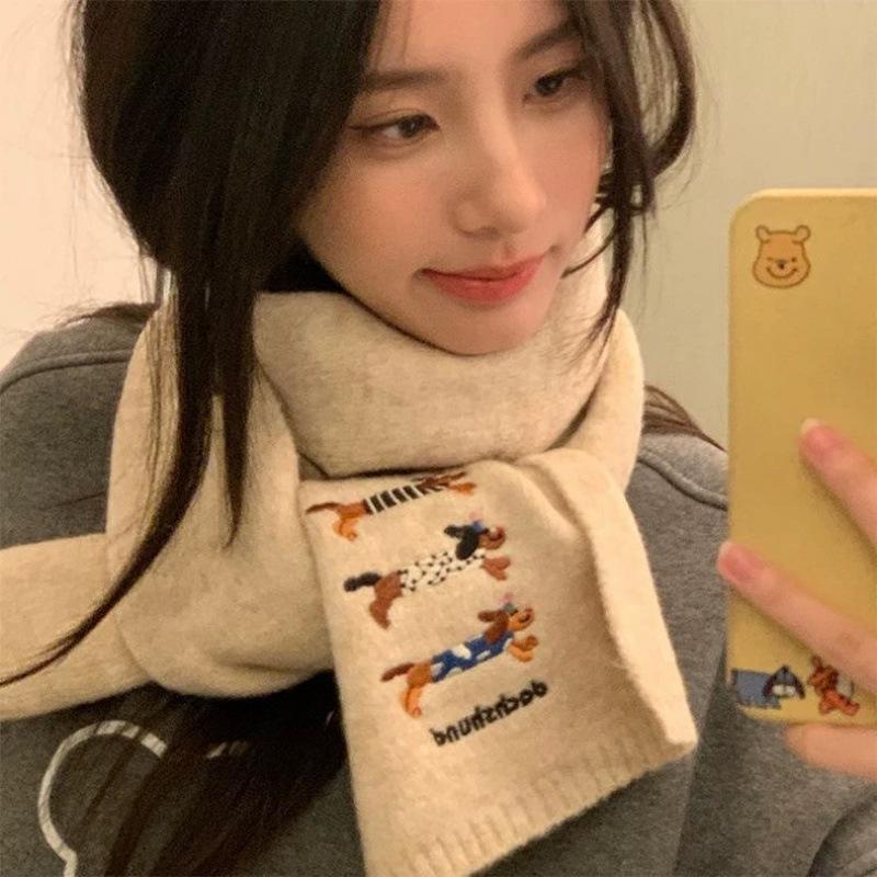 Cute Puppy New Knitted Three Dachshunds Embroidered Woolen Woolen Scarf for Women In Autumn and Winter Soft and Versatile
