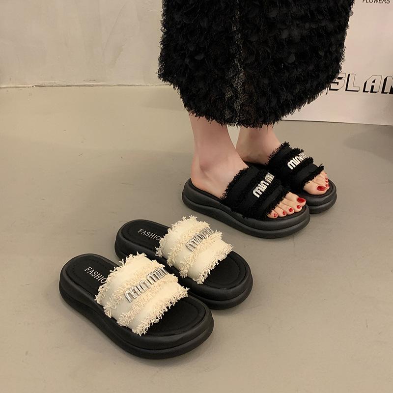The New Popular Beautiful Cool Slippers Female Summer Wear Fairy Style Versatile with Skirt Thick-bottomed Beach Slippers