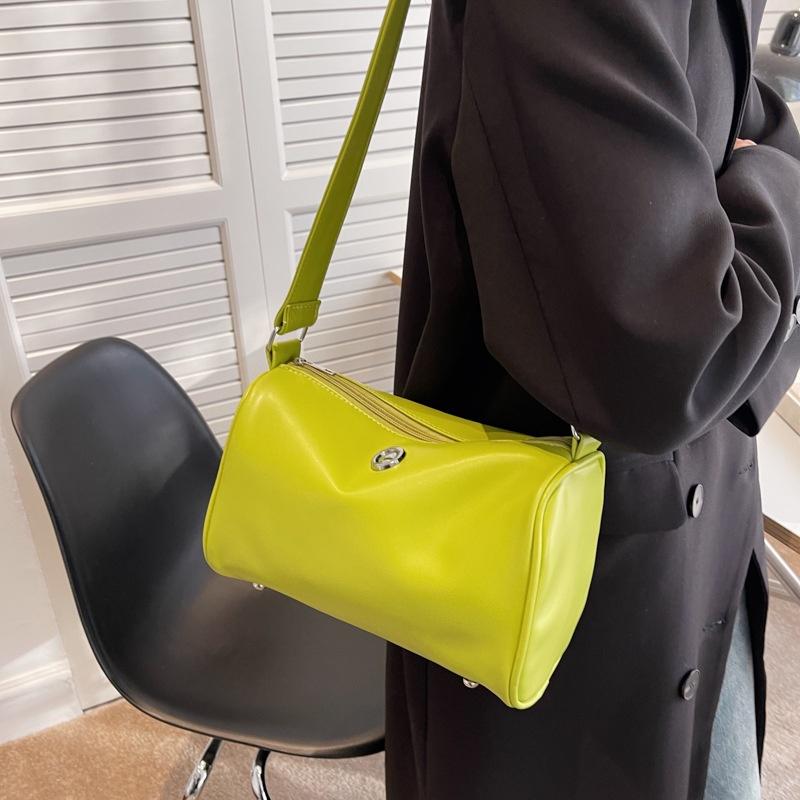 IELGY Cylinder Bag, Casual Soft Leather Bucket Bag, Street Hip-hop Shoulder Oblique Span Bag.