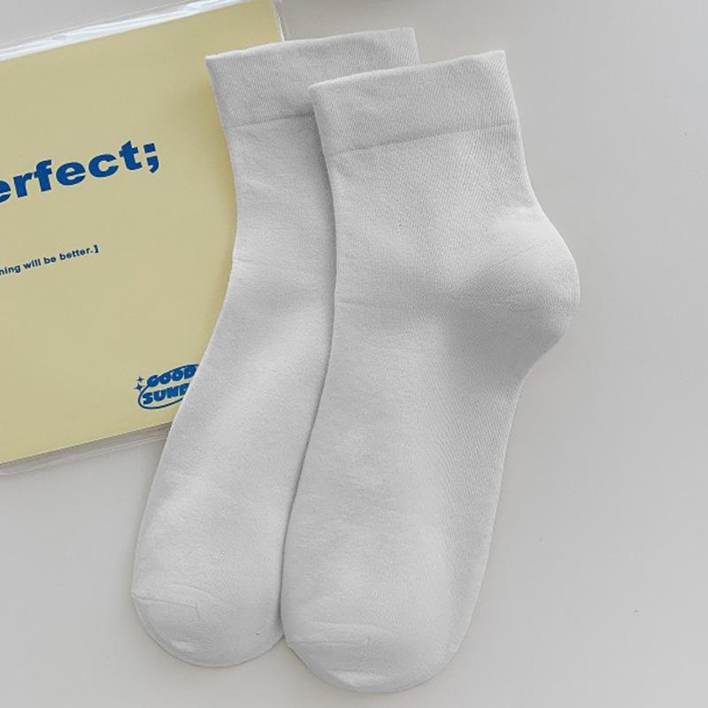 Women's Pure Cotton Macaron Socks - Soft, Mid-Calf, Loose-Fit for Maternity, Solid Colors, Perfect for Autumn and Spring.