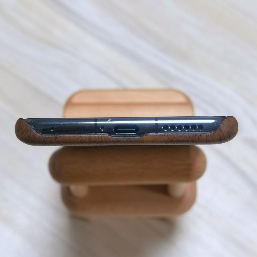 Aramid Fiber Wooden Case for Huawei Mate50 Pro - Timeless Design