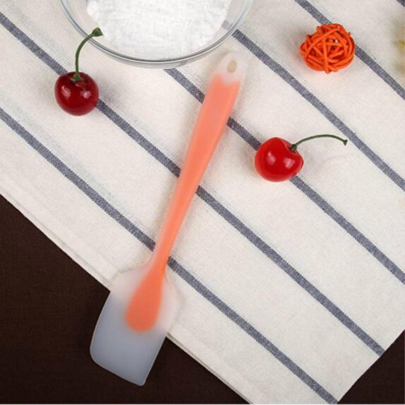 Non Stick Baking Silicone Spatulas Cake Flour Mixing Scraper Random Color MIT