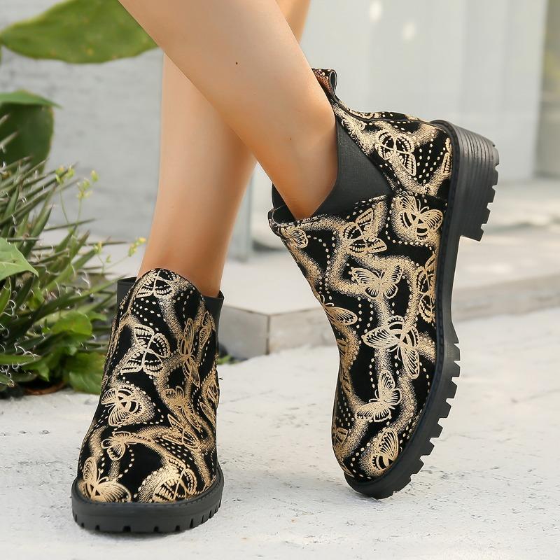 2024 New Fashion Versatile Boots Embroidered Loafers Elegant Casual Flat Shoes Retro Moccasin Shoes Party Formal Women
