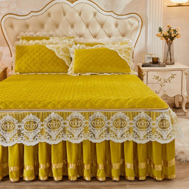 3pcs of Thickened Autumn and Winter Lace Bed Skirt, Crystal Velvet Bed Skirt Lace Bed Cover, Soft and Comfortable, Bedroom and Guest Room Bedding