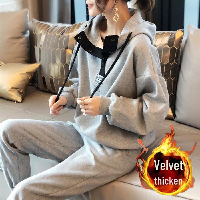 Trendy Oversized Women's Two-Piece Suit: Velvet-Lined Hoodie & Harem Pants - Perfect for Fall & Winter.