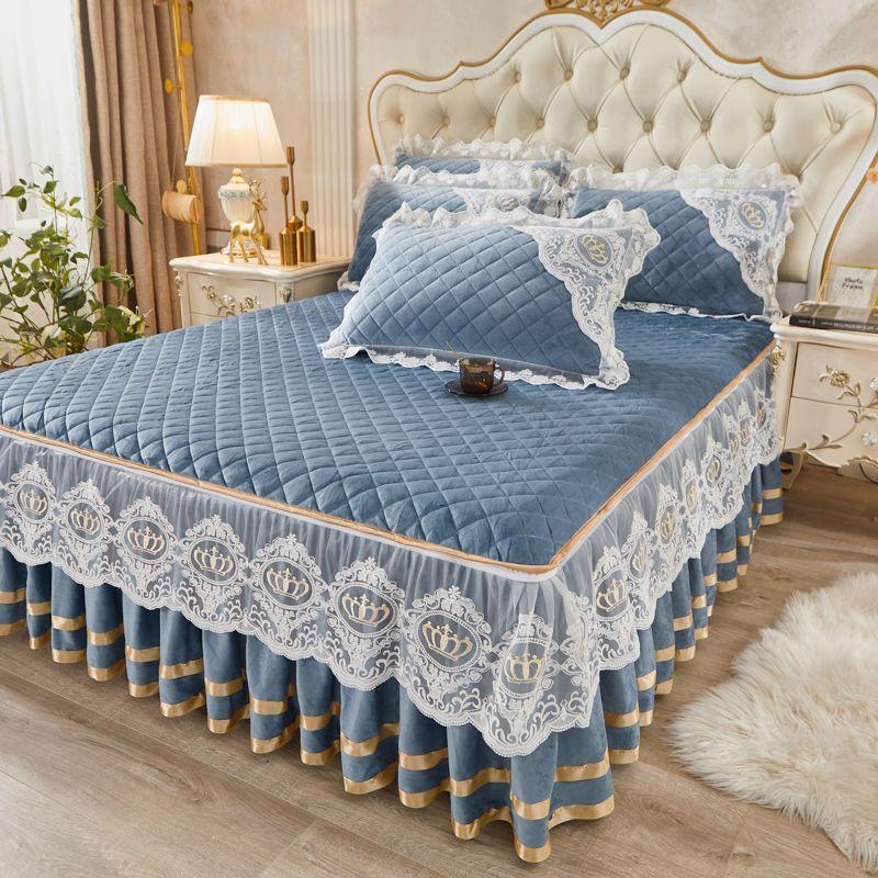 3pcs of Thickened Autumn and Winter Lace Bed Skirt, Crystal Velvet Bed Skirt Lace Bed Cover, Soft and Comfortable, Bedroom and Guest Room Bedding