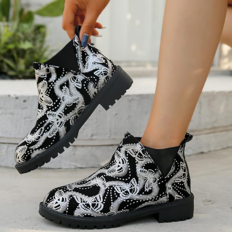 2024 New Fashion Versatile Boots Embroidered Loafers Elegant Casual Flat Shoes Retro Moccasin Shoes Party Formal Women