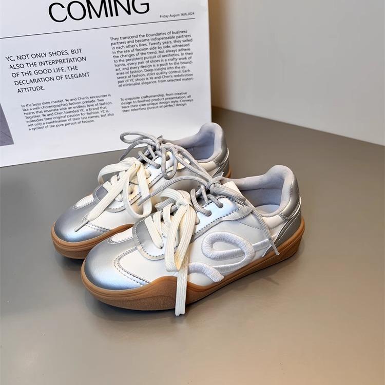 Niche Design Red Moral Training Shoes Women's Early Spring 2025 New Fashion Embroidery Platform Casual Sports Board Shoes