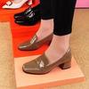 Время квадратный носок толстый каблук высокий каблук одинарная обувь женская 2025 новая осень британский стиль маленькие кожаные туфли средний каблук лакированная кожа женская обувь