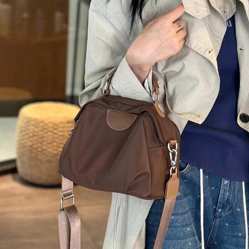 Bag Autumn and Winter Women's High-grade Niche Handbag Retro Fashion All Shoulder Crossbody Bag