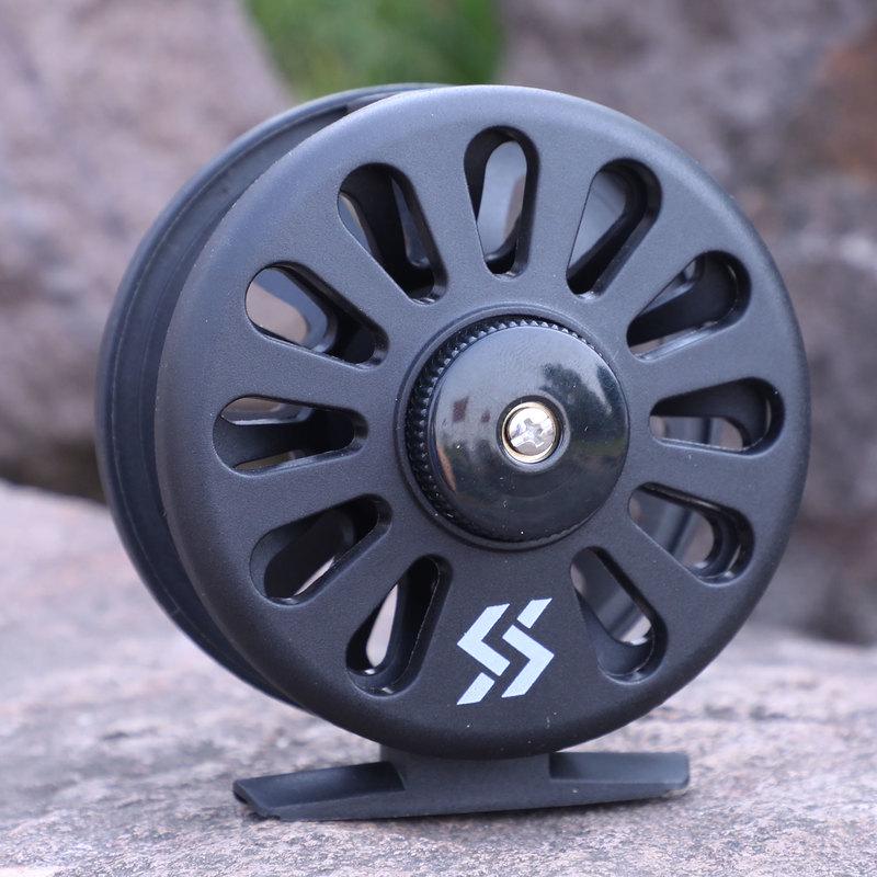Fly Fishing Reels with Large Arbor High Quality Body and Spool In Fly Reel for Stream River Fishing