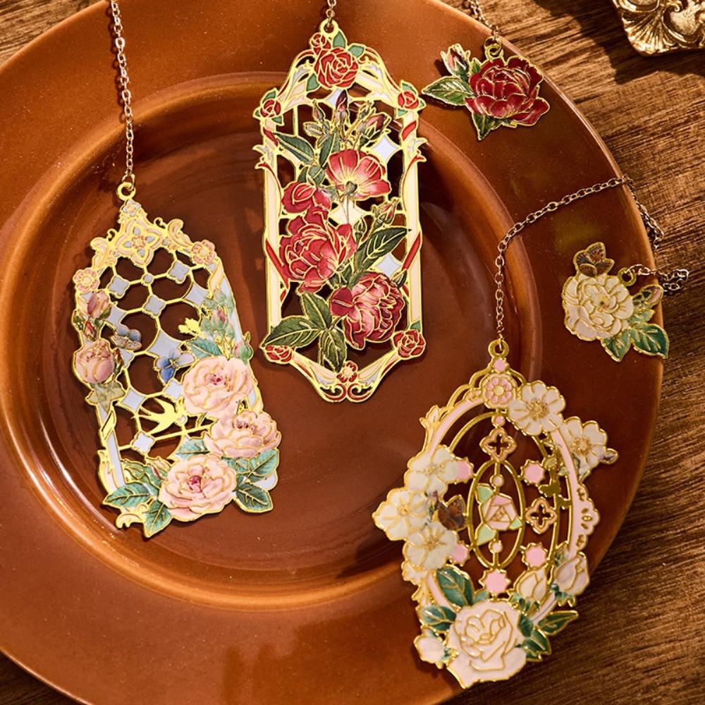 Pendant Hollow Bookmark Chinese Style Floral Painting Bookmark Retro Metal Bookmark Student